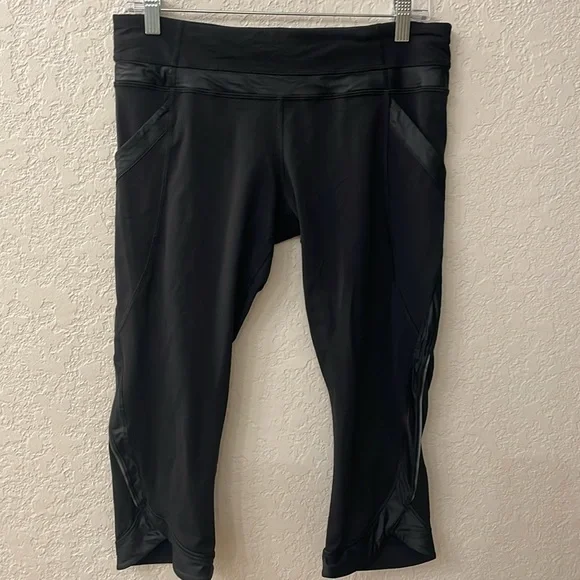 Women's Lululemon Chase Me Crop II Leggings, Black, Size 10 - Picture 8 of 13